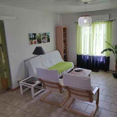 Maison Climatisee Proche De La Et Des Commerces *